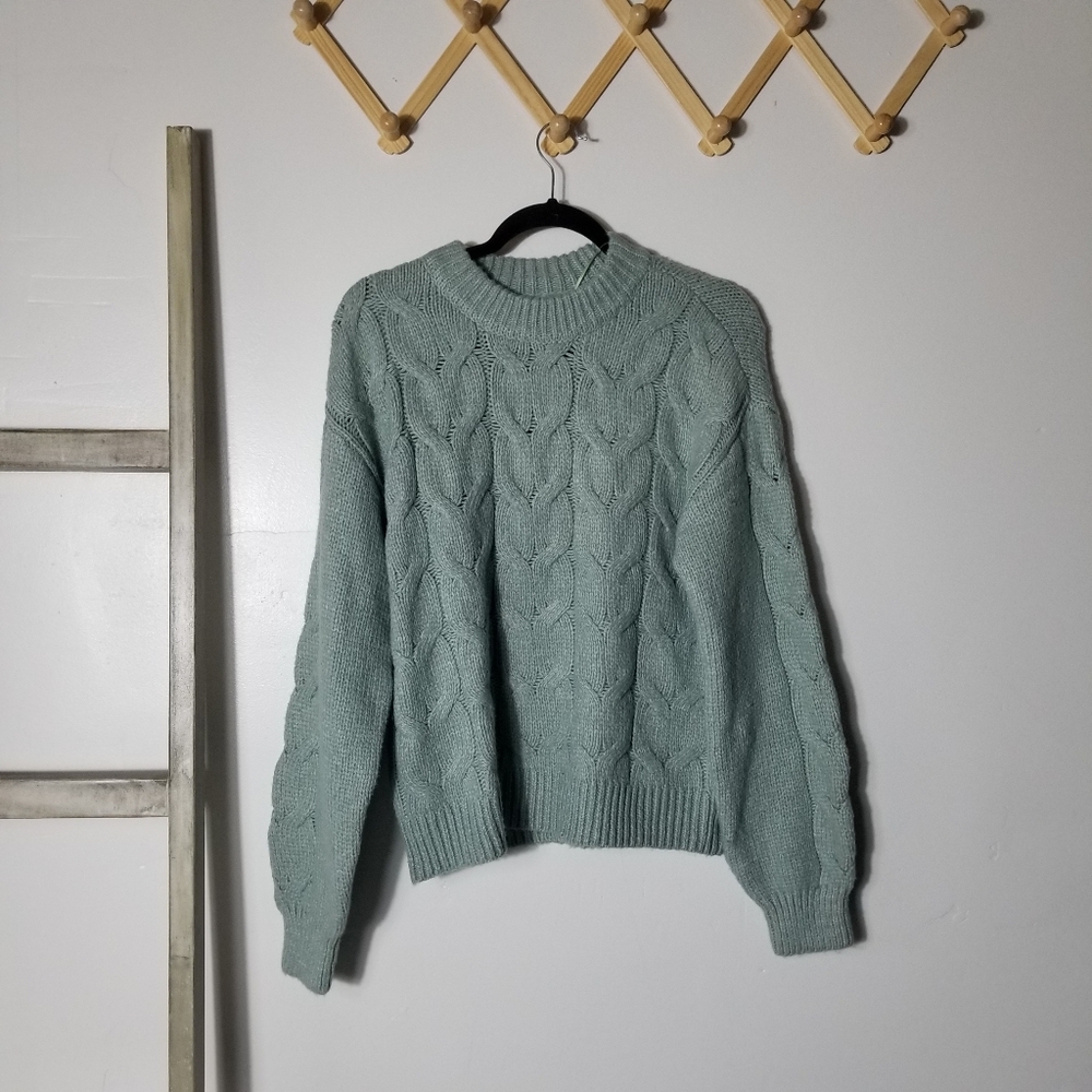LC LAUREN CONRAD WOMEN'S GREEN WITH WHITE SWEATER SIZE SMALL